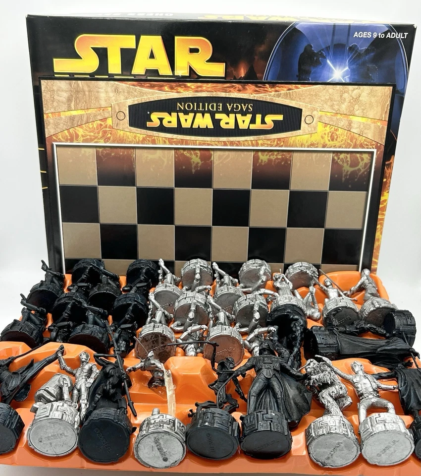2005 Parker Brothers Star Wars Saga Edition Chess Set Complete In Box - Image 2 of 4
