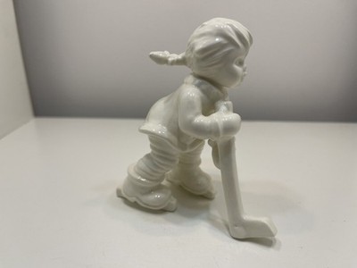 Hummel figurine 2143/A Ice hockey player, 9.5 cm. First choice, top condition.