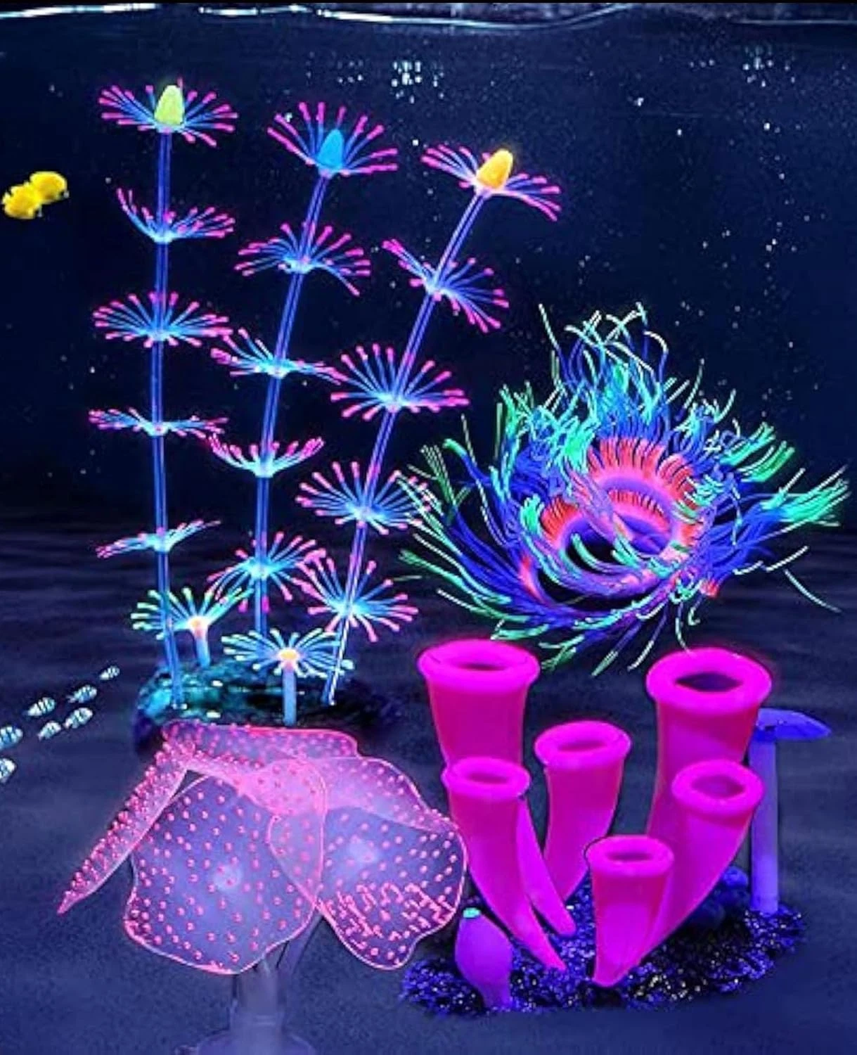 4 Pieces Aquarium Fish Tank Decorations with Glowing Effect, Silicone Glow Artif
Opens in a new wind