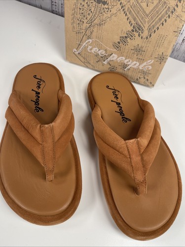 NEW Free People Wonderland Tan Leather Thong Sandals Size 8/38 - Picture 2 of 5