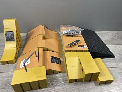 Fingerboard Ramps (Spin Master) Lot 14 Ramps PCs Plus Wheels