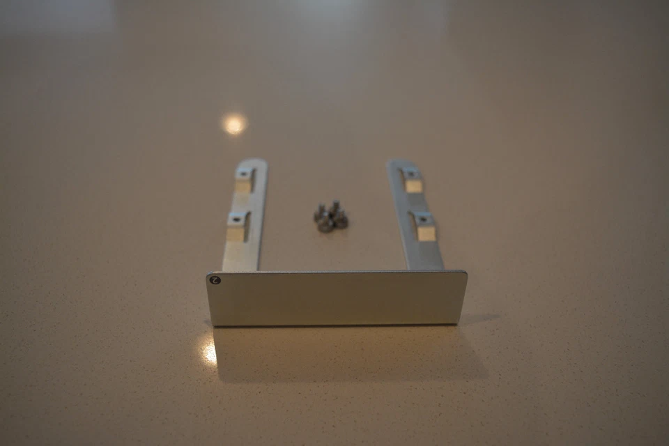 Apple Mac Pro Hard Drive Caddy Sled #2 + Screws A1186/2006/1,1/2007/2,1/2008/3,1 - Image 2 of 3