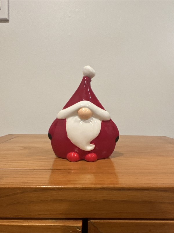 Ceramic Santa Gnome Figurine Over Sized Hat Nice & Sleek So Cute & Charming 🔥🔥