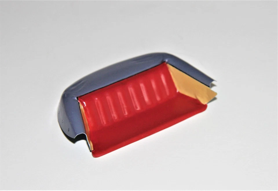 Rücksitz (rot) aus Blech für Distler Porsche FS 7500 - Bild 1 von 1