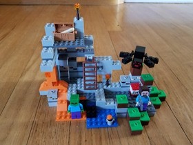 LEGO Minecraft The Cave (21113)