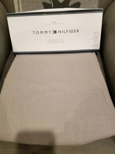 Занавески и портьеры с сплошным узором Tommy Hilfiger