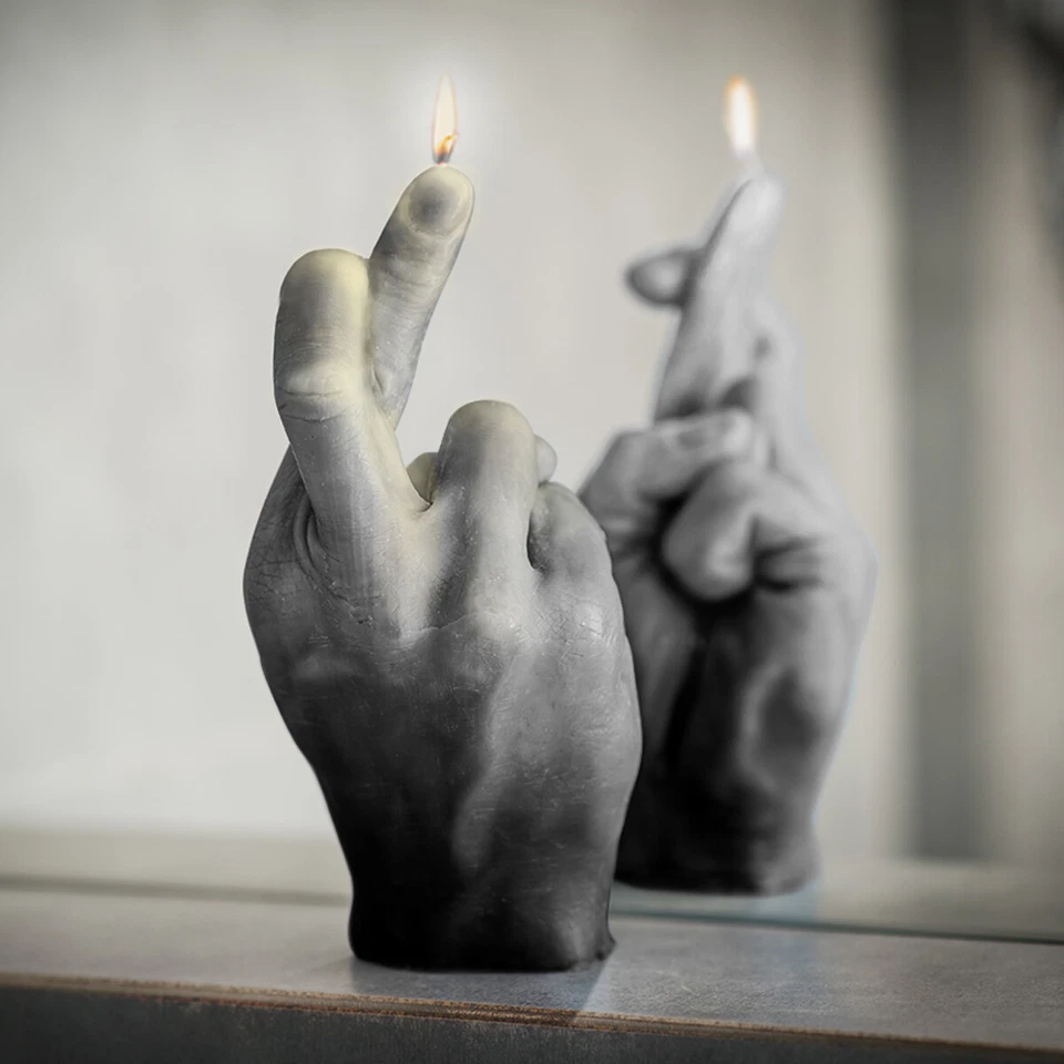 Designerkerze Kerze Geschenkidee Designkerze Dekokerze Crossfinger grau 21cmx9cm - Bild 3 von 4