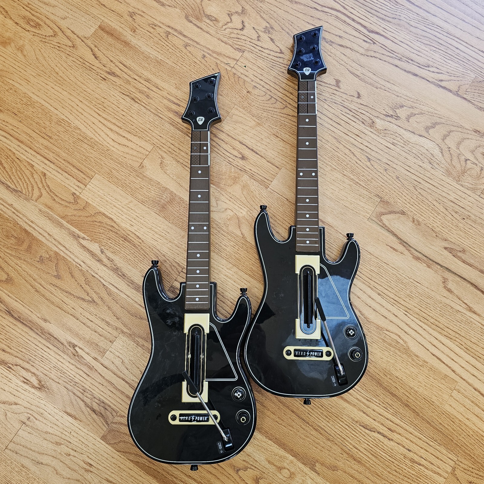 Guitar Hero Wireless Guitars 0000654 PS3 PS4 Xbox 360 No Dongle Strap