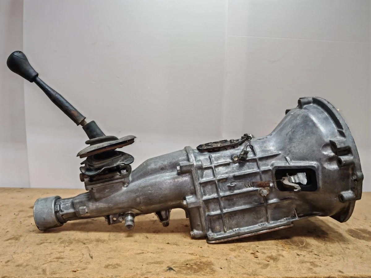 スターレット、カローラ等のトランスミッション パーツ一 Genuine OEM Transmissions & Drivetrains for Toyota Starlet for