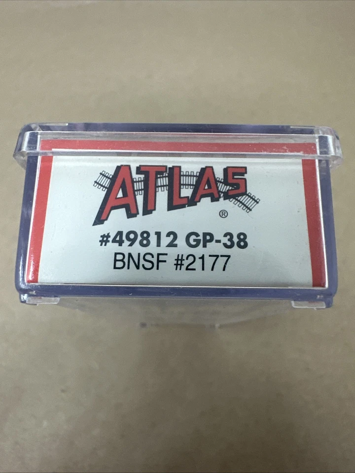 Atlas 49812 N Scale BNSF Burlington GP-38 Locomotive 2177 DCC Ready - Image 4 of 4
