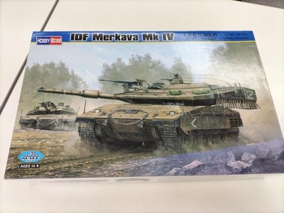 HobbyBoss Plastikmodell 135 Merkaba MK.IV Kampffahrzeug Serie gebraucht