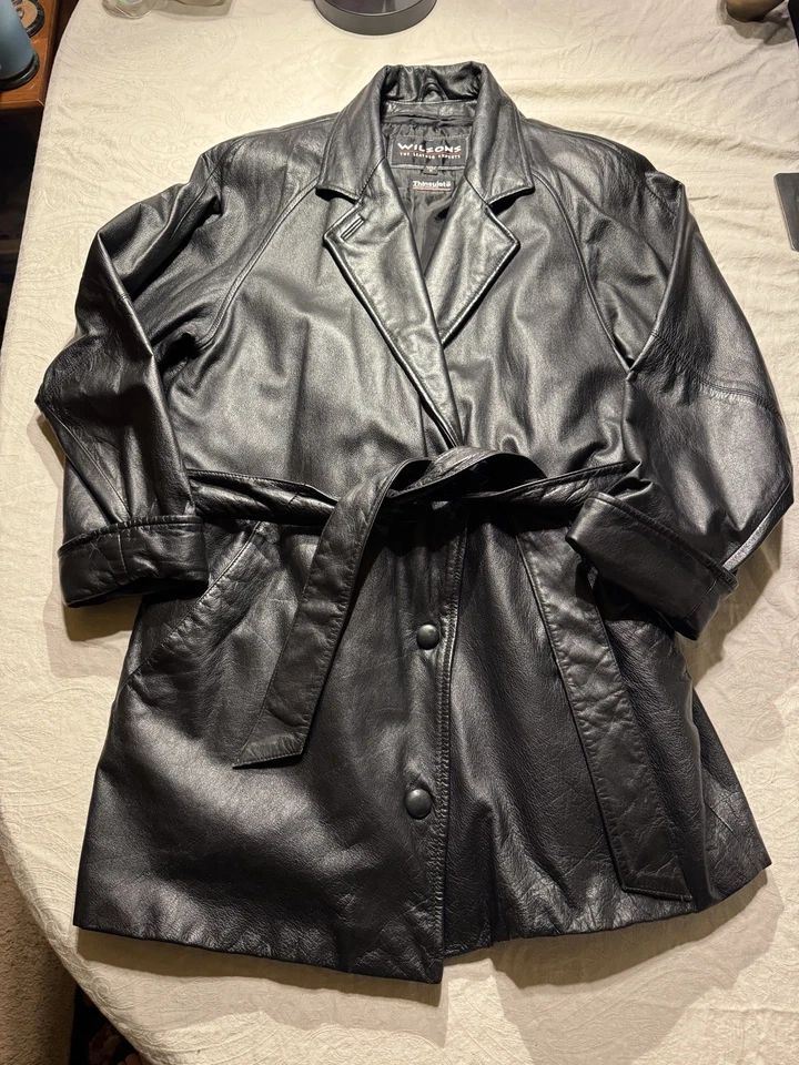 Gabardina vintage Wilson de cuero real negro de longitud media MED con cinturón aislante Foto 2 de 4