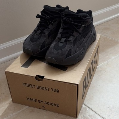 adidas Yeezy Boost 700 V2 Vanta 10.5M Pre-owned FU6684