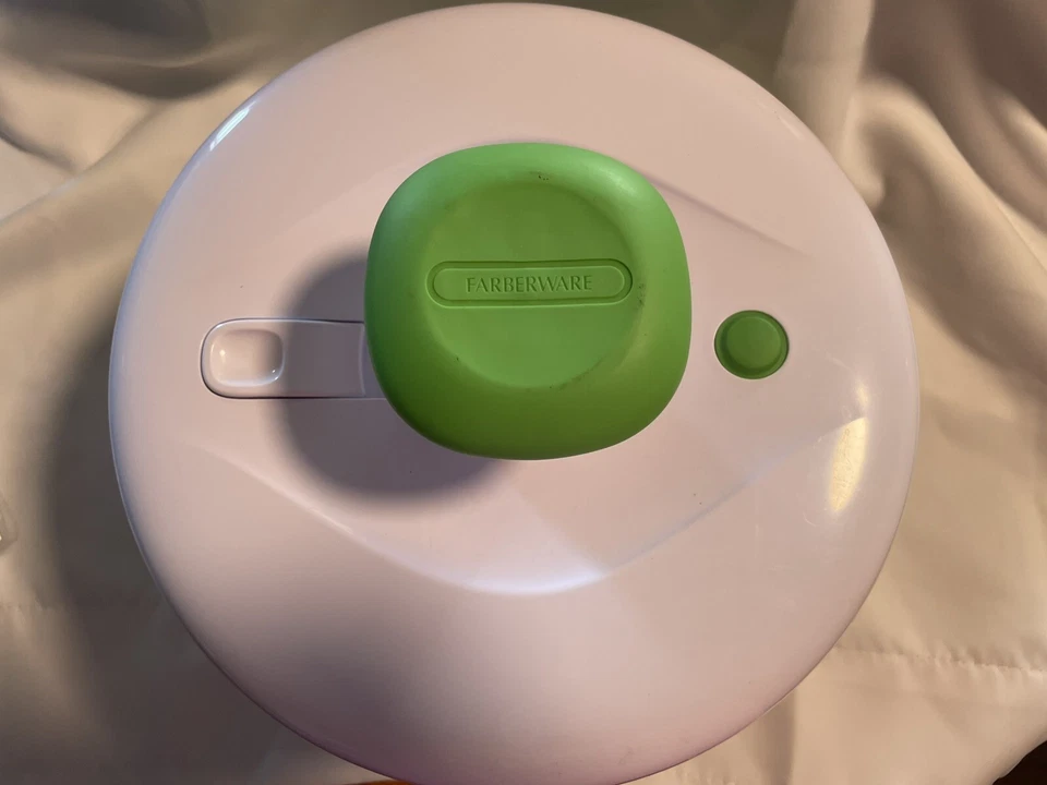 Spinner Pro Pump con cuenco, colador y sistema de drenaje incorporado 6,6 cuartos, verde Foto 2 de 3