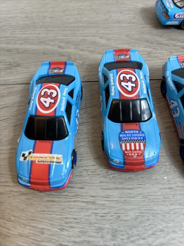 理查德·佩蒂 #43 NASCAR 汽车 8 件装所有不同的罩布里斯托尔 Ect 赛车 — 第 2/4 张图片