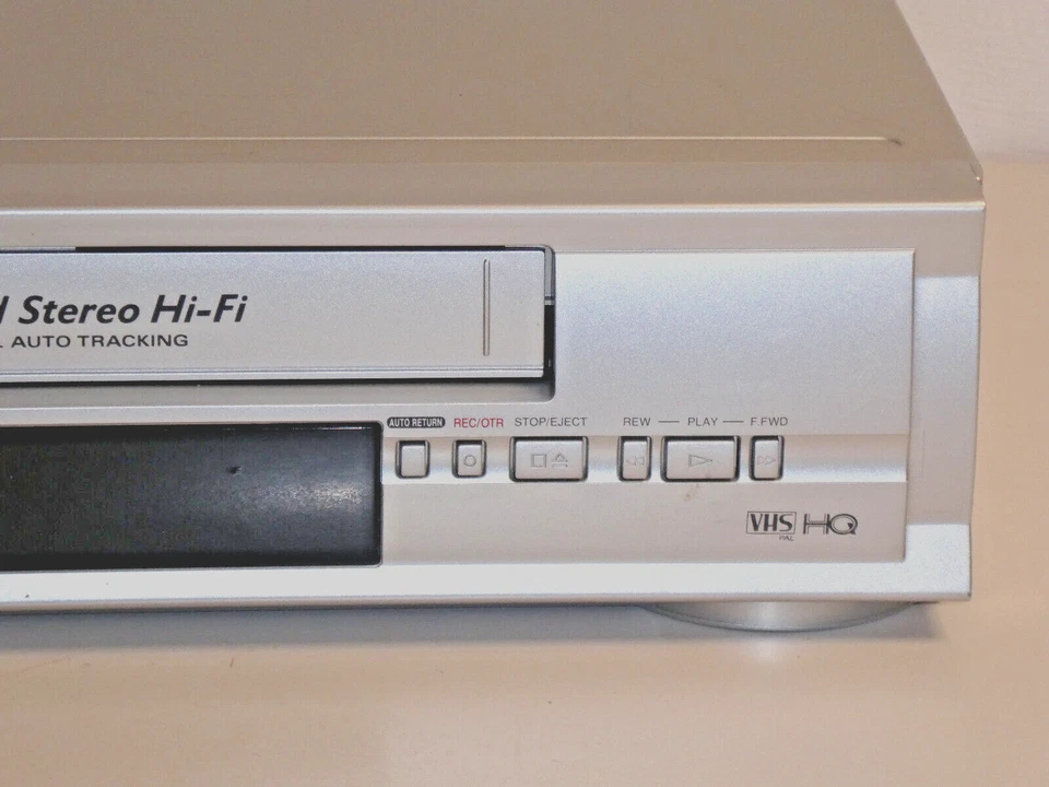 Funai 31D-850 6 Head VHS-Videorecorder, DEFEKT wirft Band wieder aus - Bild 3 von 4