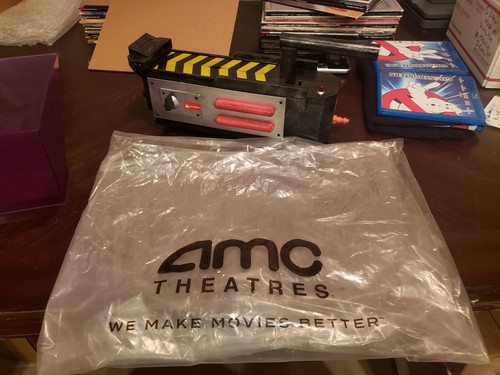 Maglietta AMC Ghostbusters Ghost Trap Popcorn Bucket + Stay Puft Cup Blu Raggi 2XL - Foto 14 di 14