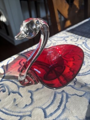 Vintage Beautiful Glass Swan Trinket Holder Red Base