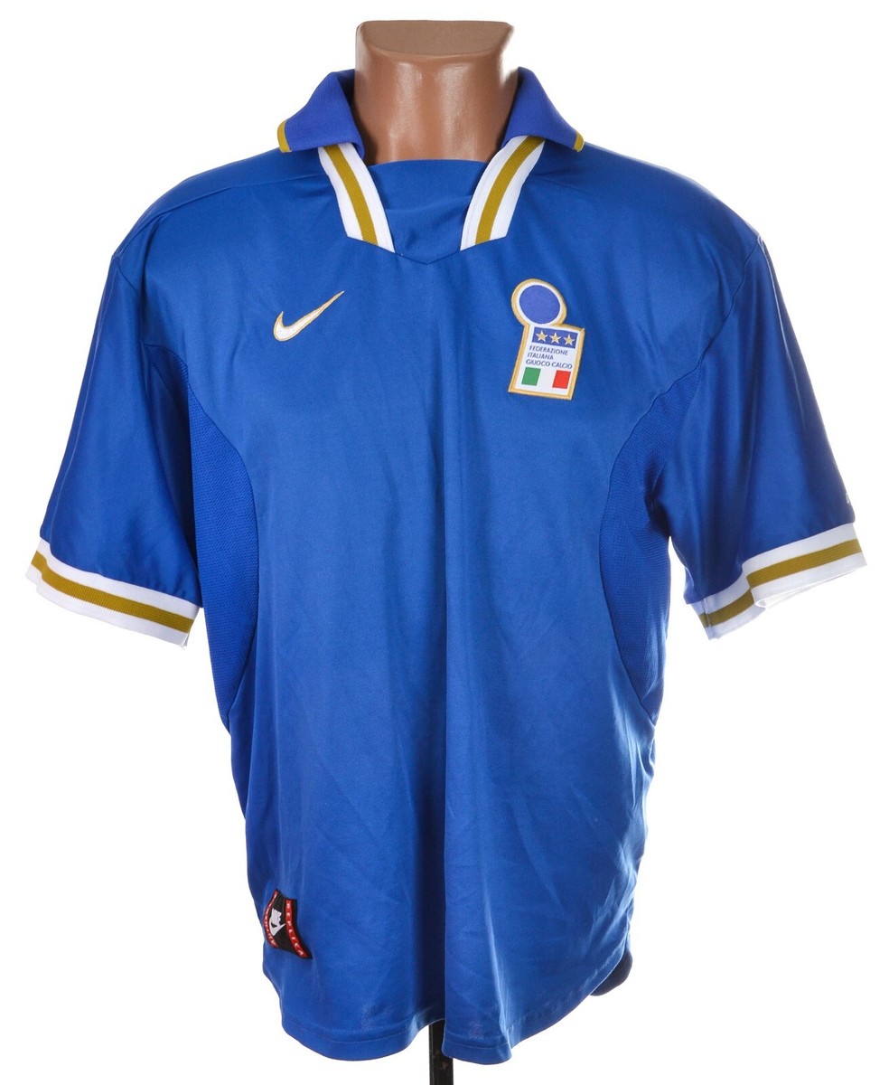ウェア Nike 96/97 Italy  kit 90s Italy national team 1996 1997 home jersey nike vintage