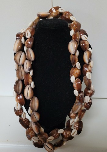 Vintage 120cm Chunky Hawaiian Cowry 