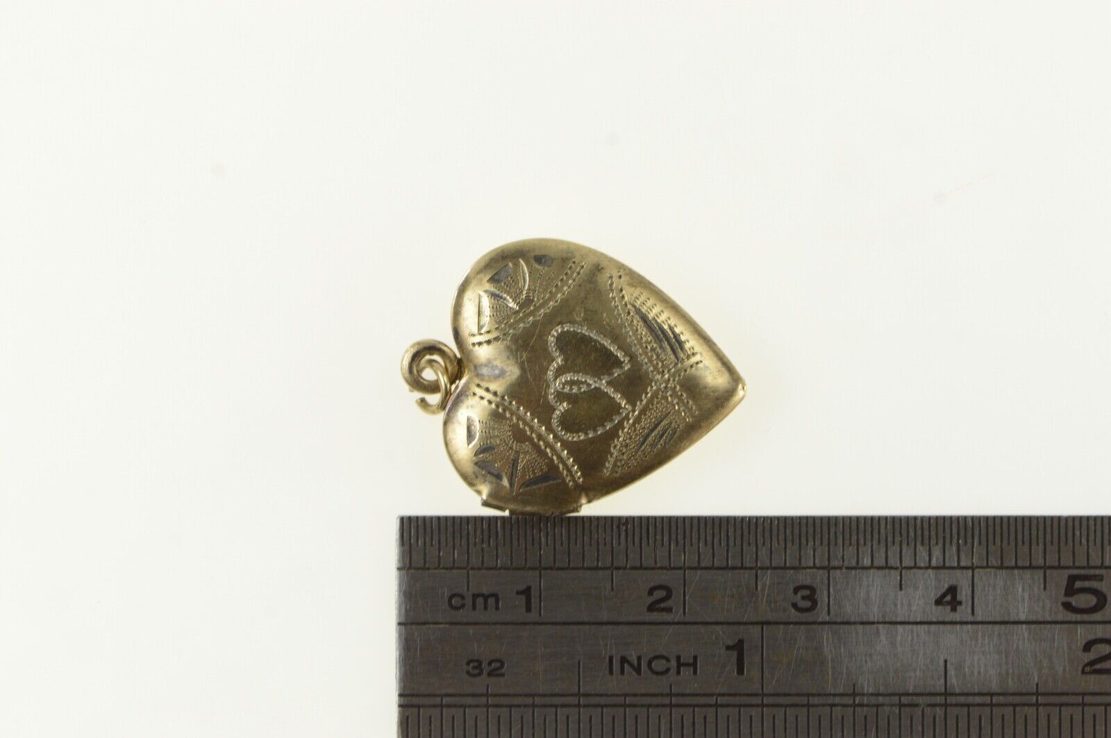 Gold Filled 1950's Engraved Heart Photo Locket Pe… - image 4