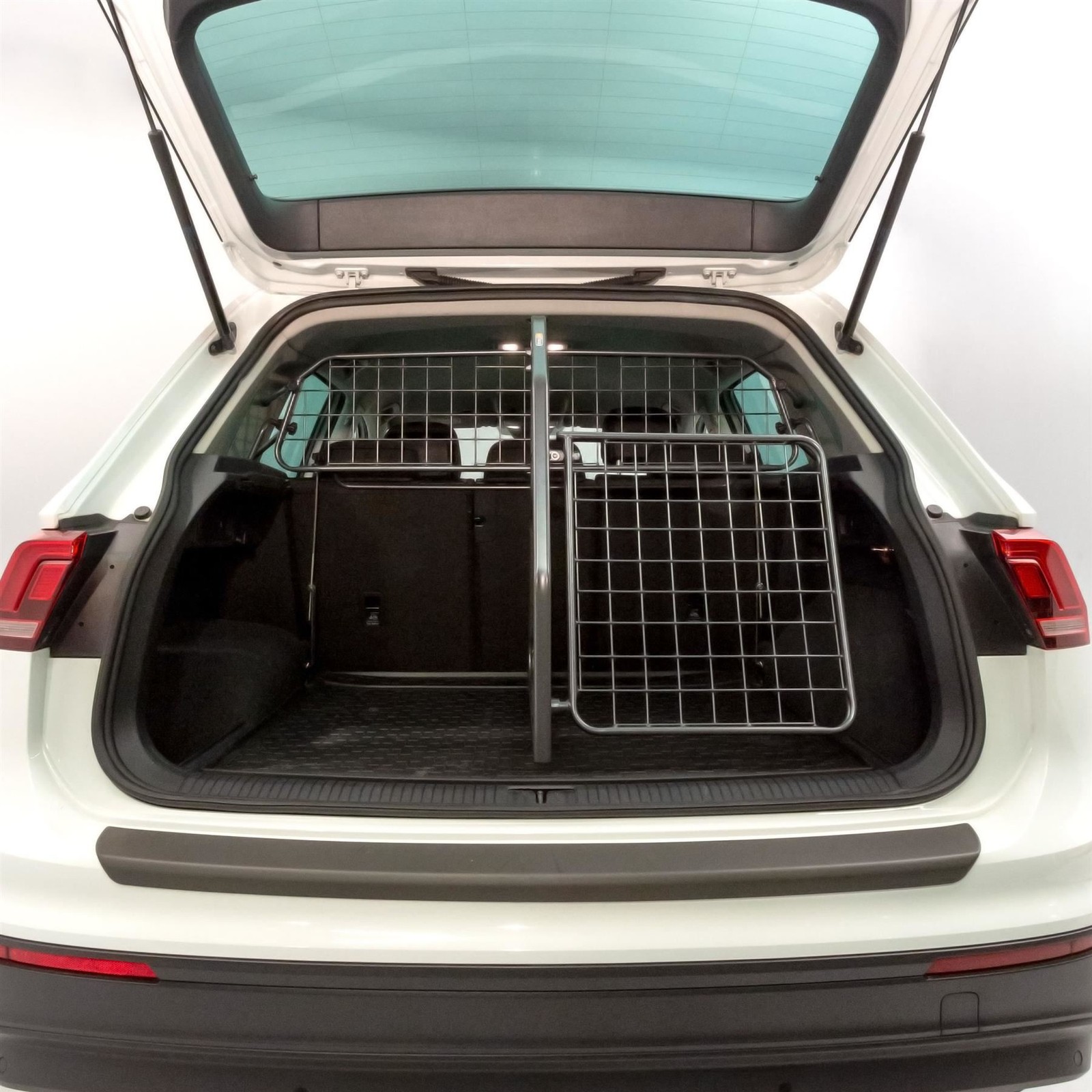 Travall Dog Guard, Divider & Tailgate 50/50  - Bmw 5 Series Estate 2020-2023