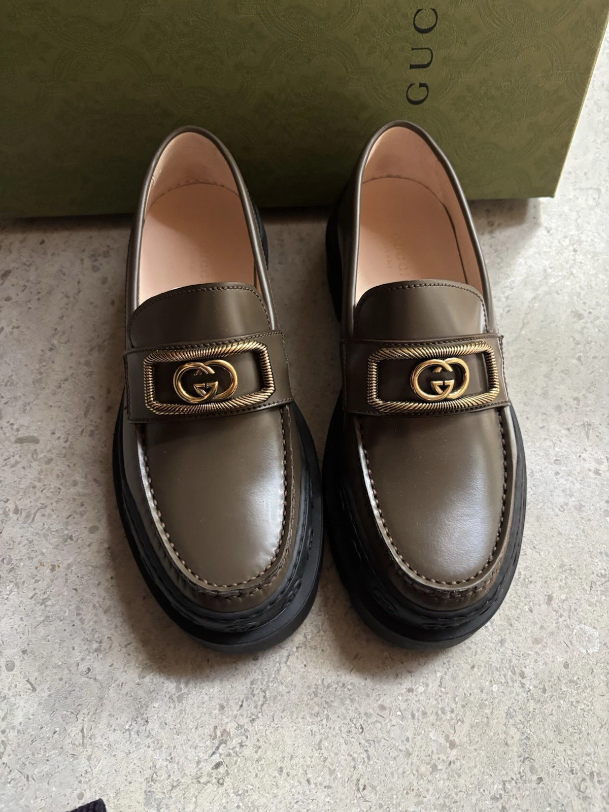 Mocassins GUCCI en cuir vert olive Nappa Samoa, logo Magnum Calf GG US 7,5 / 37,5