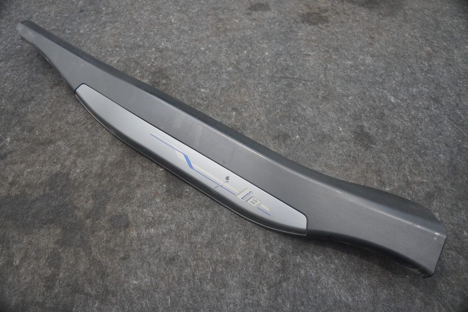 Left Driver Side Door Sill Entry Cover Trim Panel 51477314937 BMW i8 14-20 *Note