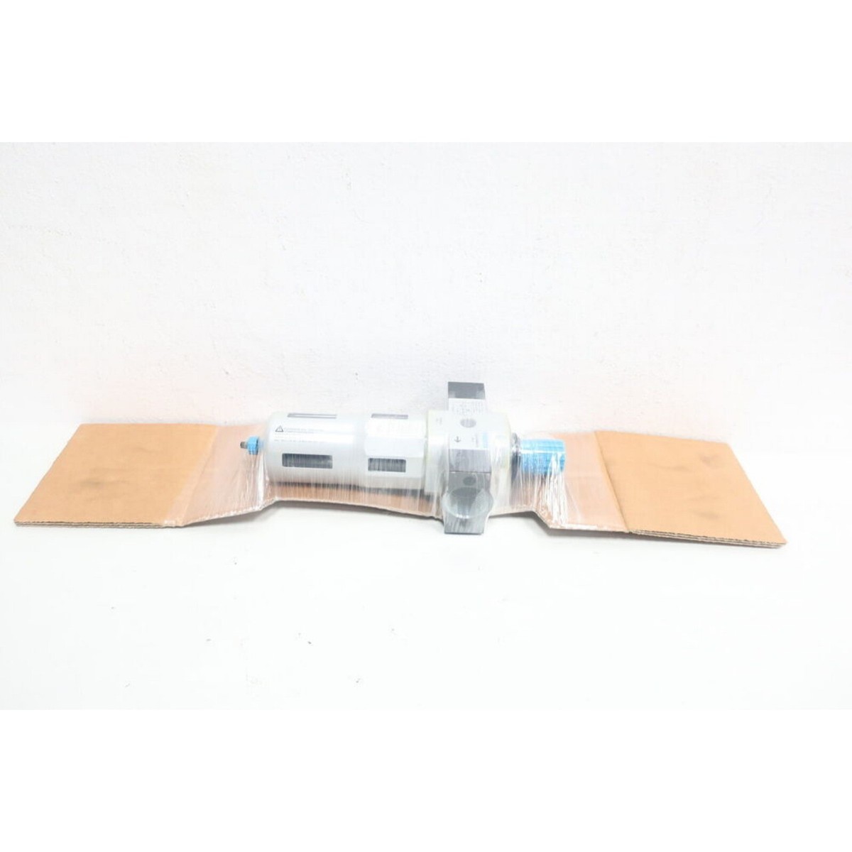 NEW Festo 159637 LFR-1-D-MAXI-A Pneumatic Filter-regulator 1in Npt