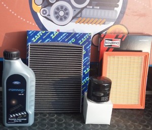 Kit Tagliando Per Ford Fusion E Fiesta V 1.4 TDCi - 4 Filtri + 4 Litri Olio 5W30 Originale, Manutenzione Completa