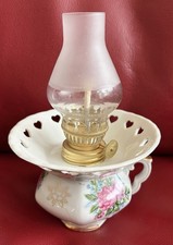 Alte Miniature Porzellankörper Petroleumlampe, Fingerlampe H 17 cm D 11 cm