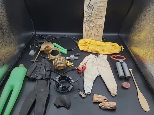 Vintage 60's Gi Joe Deep Sea Diver set, Life Raft, Instructions. MG