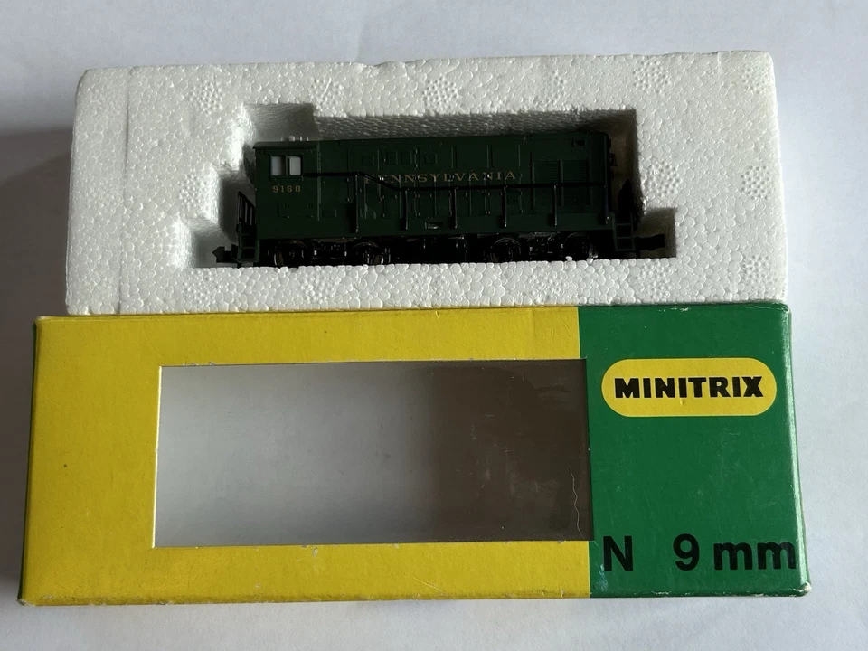 N Minitrix 2003-1 FM PRR Diesel H-12-44 Loco #9160 - (EXCELLENT) - Image 2 of 4
