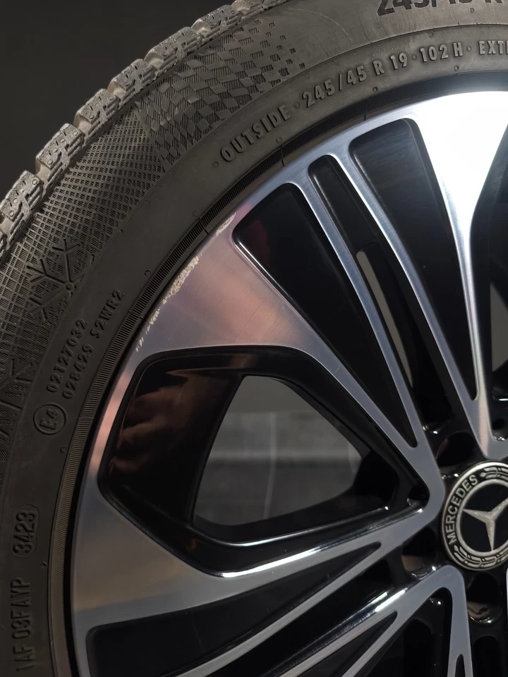1 Komplettrad Winter 245 45 R19 Mercedes E-Klasse W214 19" Alufelge - Bild 2 von 3