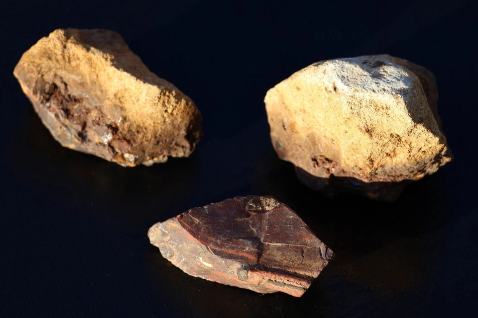 1,000+ cts Boulder Opal Rough Chunks With Some Colour Showing (Good Potential) - Image 3 of 4