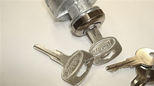 Kenworth Ignition Lock NEW Ignition & Door Lock Set For Kenworth / Peterbilt Trucks – 2 Large Keys AFTERMARKET KEY SET 100336 - Foto 5