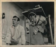 1963 Press Photo Dennis Price & Terry Thomas star in "Kill or Cure" - tup13388