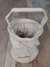 Une vache à eau militaire Français militaria.