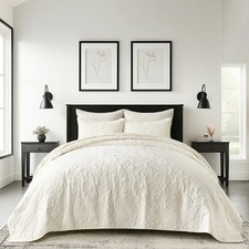 EverGrace Luxury Pearl Velvet Quilt Set King/Cal King 104x92 Paisley Bedding 3PC