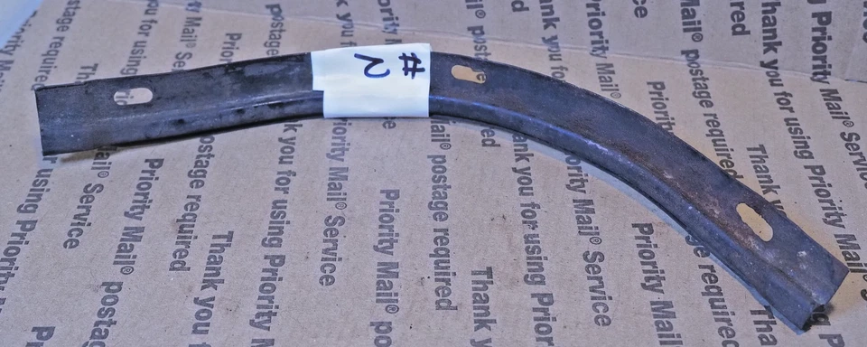 1965-69 LATE MODEL Chevrolet Corvair Engine shroud TRIM corner Used #2 BX95 Foto 2 de 2