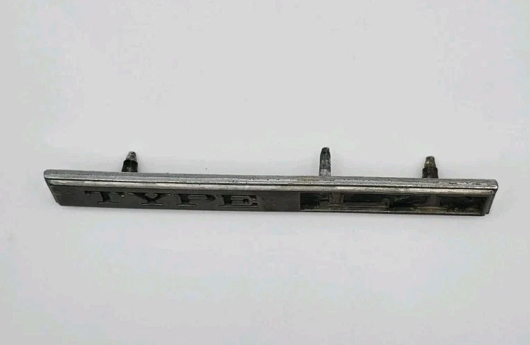 1974-1976 CHEVROLET CAMARO TYPE LT VINTAGE EMBLEM OEM - Изображение 3 из 4