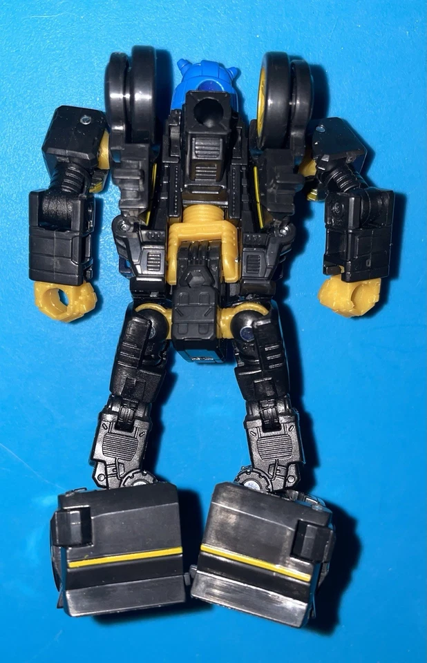 Transformers Shattered Glass Collection Hasbro Pulse Exclusive GOLDBUG Figure - Image 4 of 4