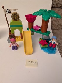 Lego Duplo 10512 Jake & the Never Land Pirates &  10513 Never Land Hideout -100%