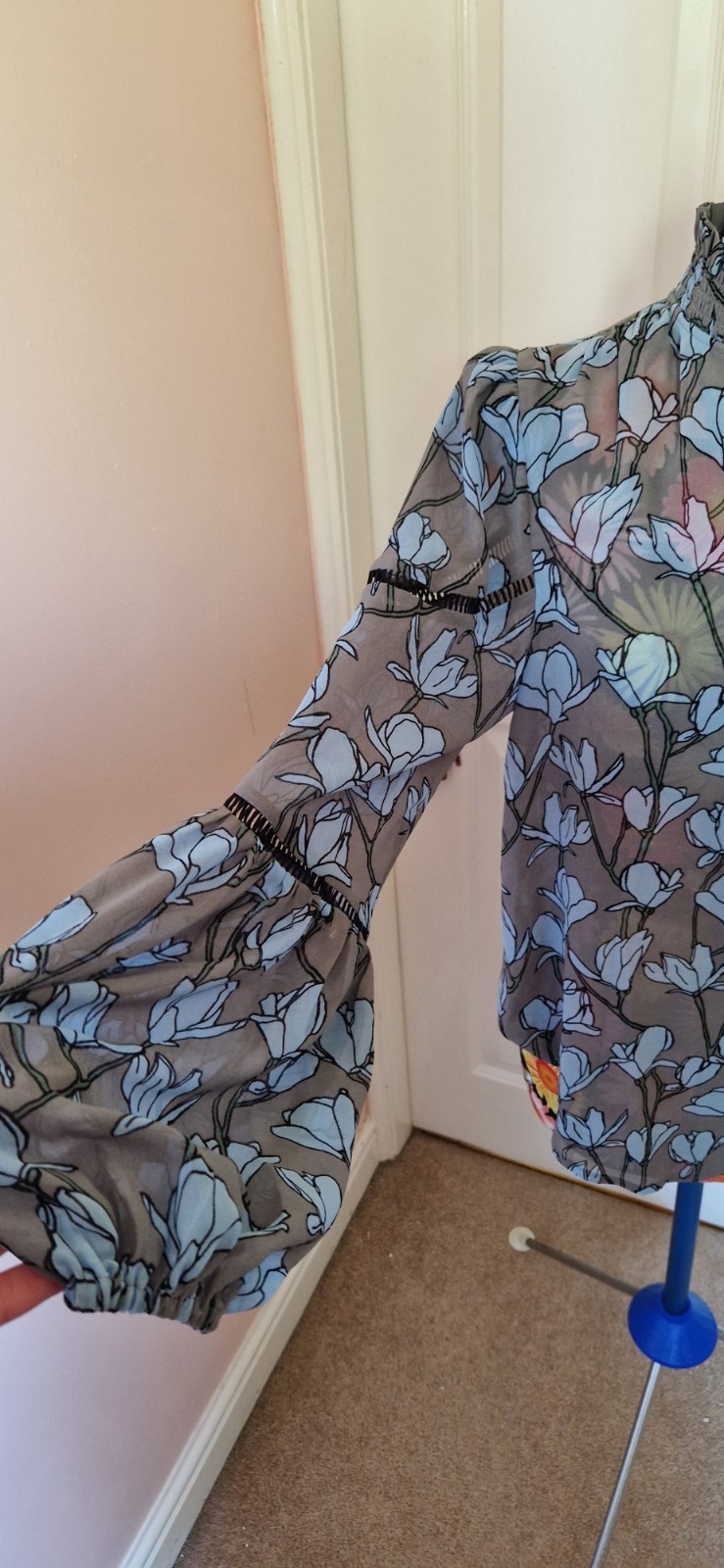 Mint Velvet Women's Long Sleeve Blouse Bluebell Floral Print Size Small VGC image 2