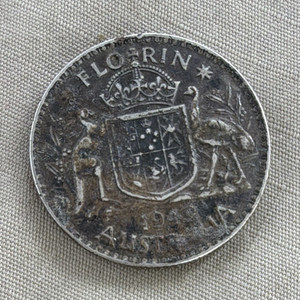 1951 Australia Pre-Decimal Florin Silver 0.925 Coat of Arms KM#43