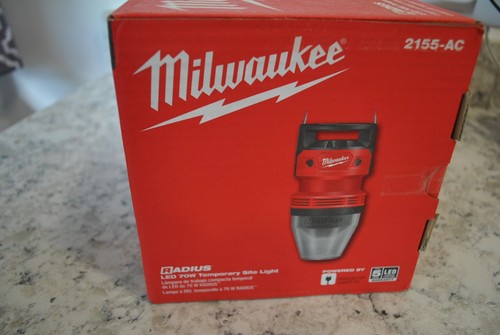New in box Milwaukee 2155-AC Radius led 70w temporary site light - Picture 6 of 7