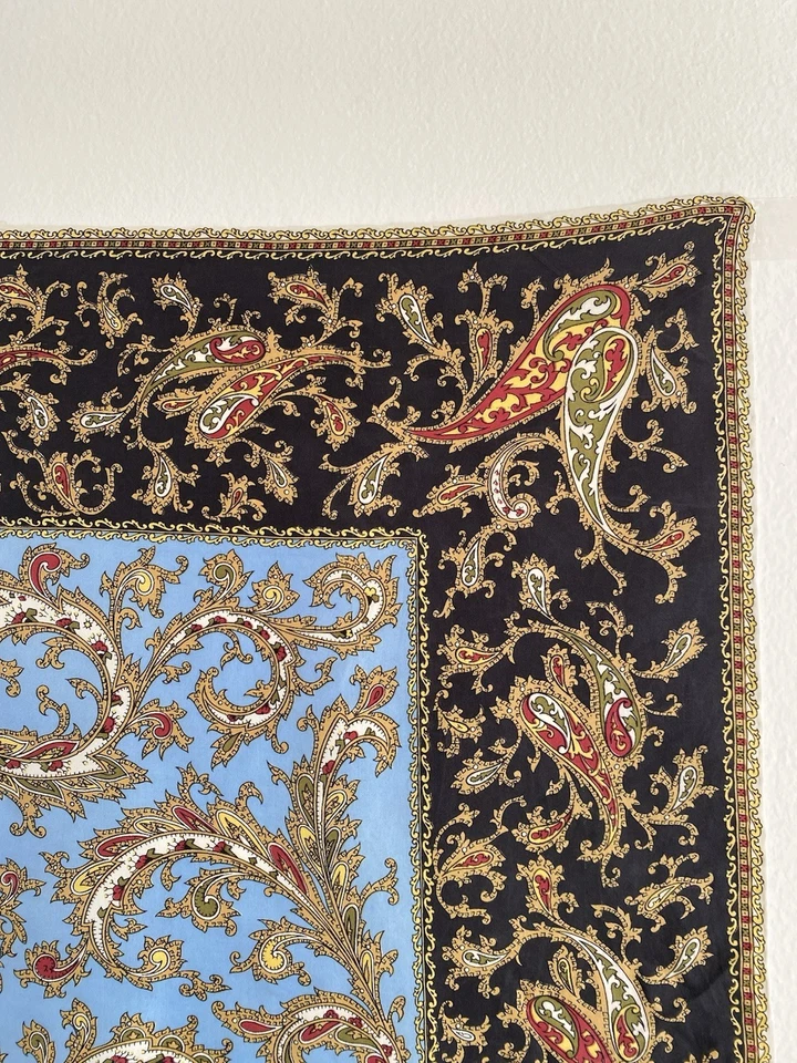 LOVELY UNBRANDED black w / blue silk women 's scarf paisley paTtern 31"/30" EC - Image 4 of 4