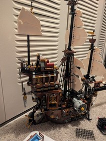 LEGO The LEGO Movie: MetalBeard's Sea Cow (70810) 99.99% Complete With Extras