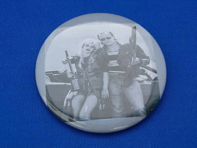 NATURAL BORN KILLERS - B & W  BUTTON PIN  pinback badge NBK movie film TARANTINO