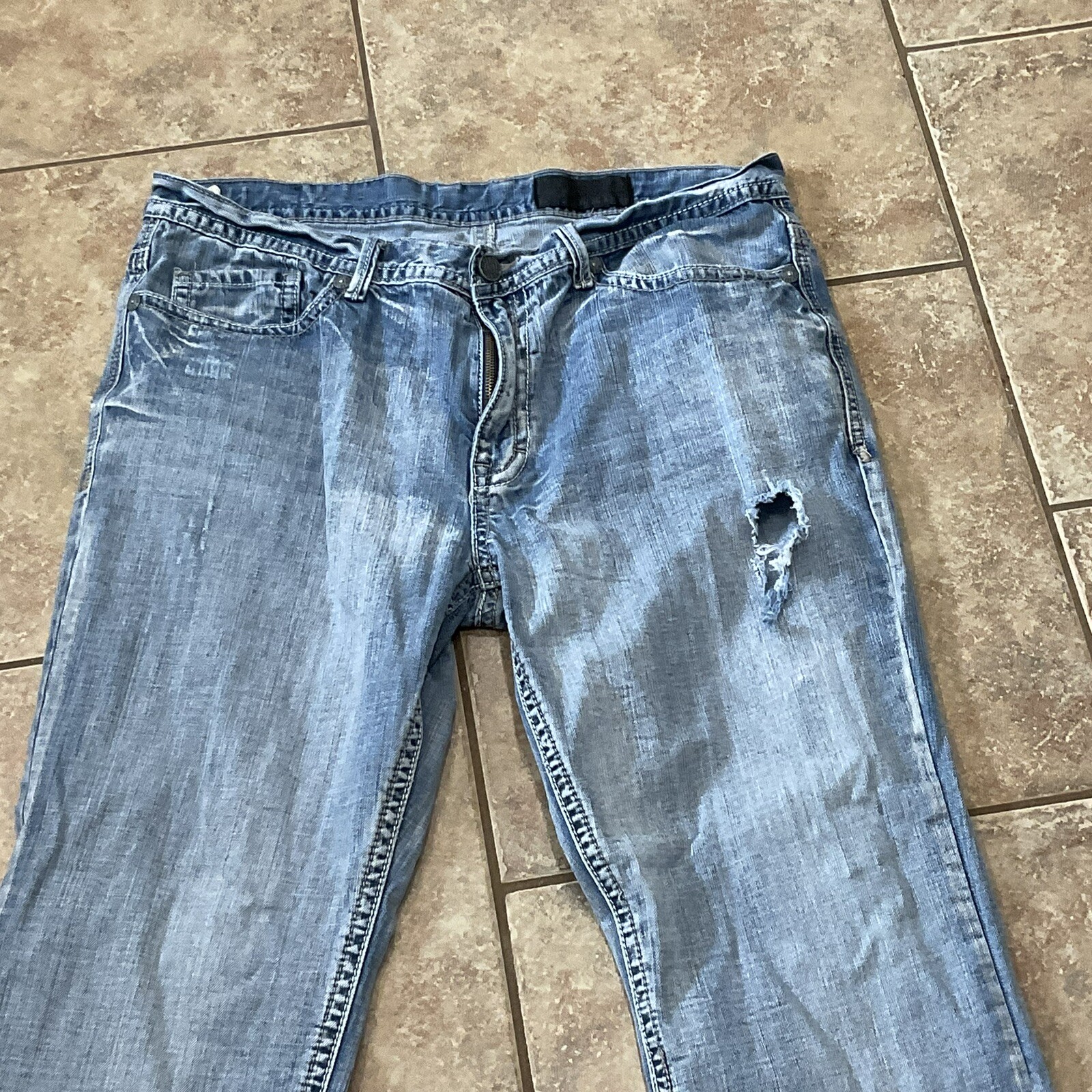 Picture 2 of 11